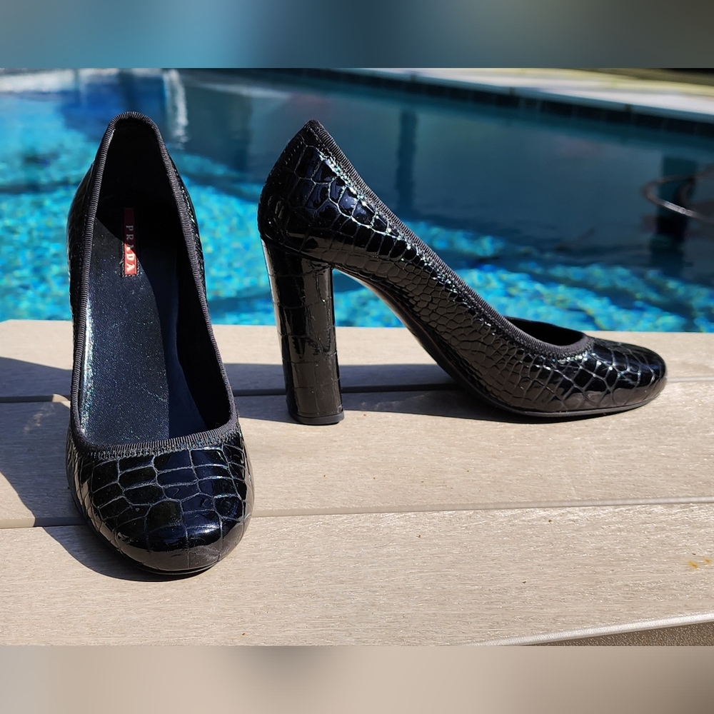 Prada Black Patent Croc embossed Leather Pumps size 9 1/2